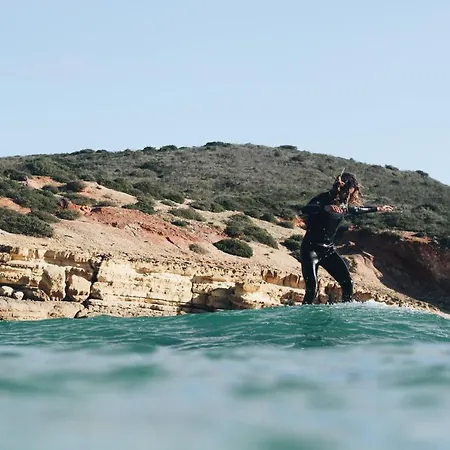Aldeia Caicara Surf House Hostel *