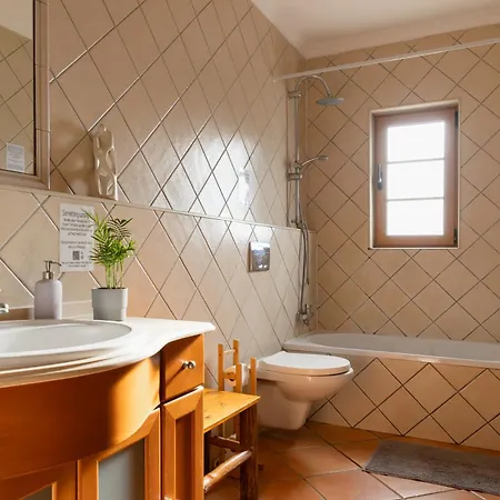 Aldeia Caicara Surf House Sagres