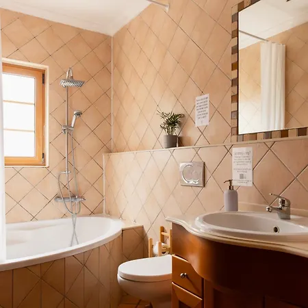 Aldeia Caicara Surf House * Sagres