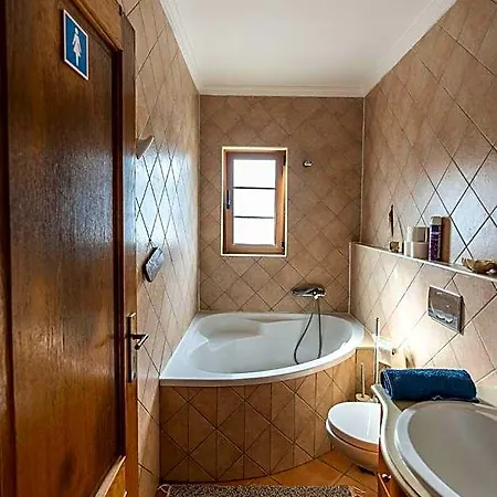 Aldeia Caicara Surf House Hostel